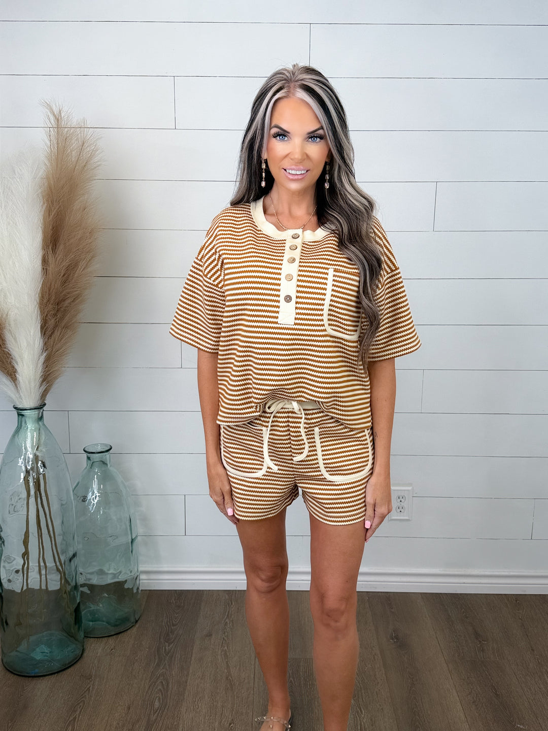 AUTUMN EASE STRIPED SHORTS SET
