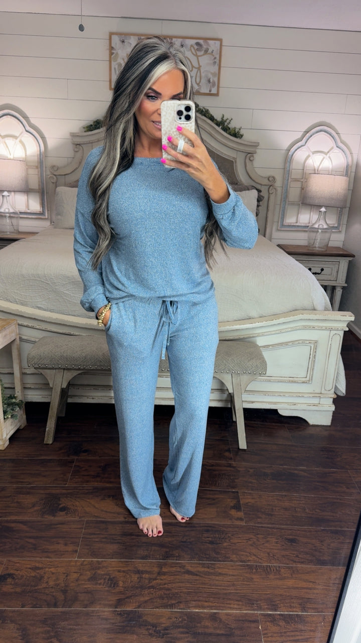 Cloudy Day Lounge Set